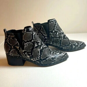 Clean Bar III Gabby Snakeprint Booties Size 7
